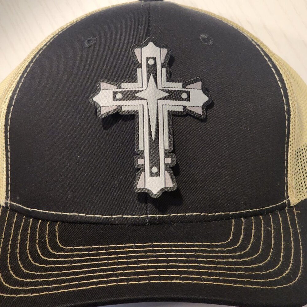 Silver Cross Patched Black/Vegas Gold Mesh Snapback Trucker Hat